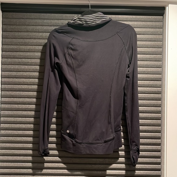 Lululemon black pullover - Picture 4 of 6
